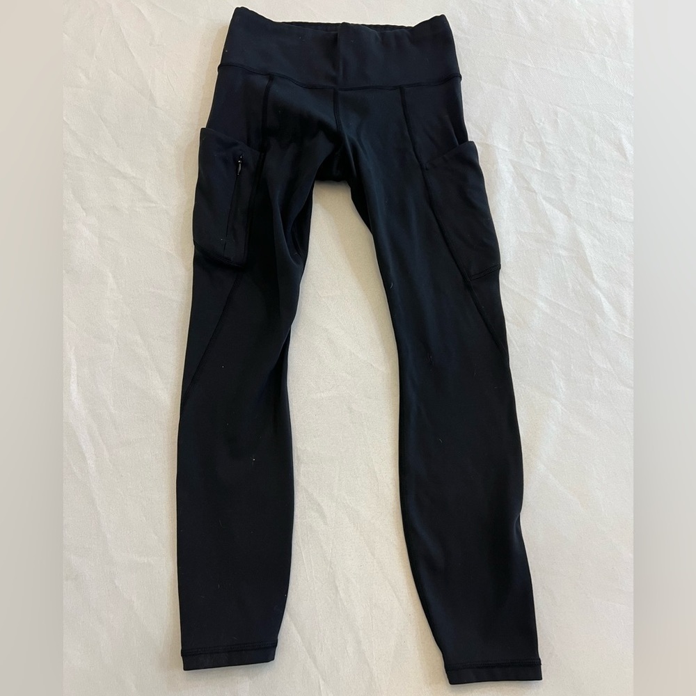 ATHLETA Women’s Leggings with Pockets, Size XS, 25” Inseam.